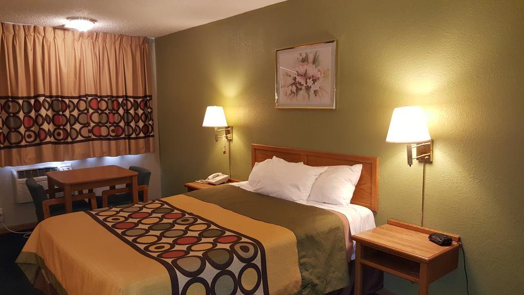 Budgetel Inn & Suites Butler Extérieur photo