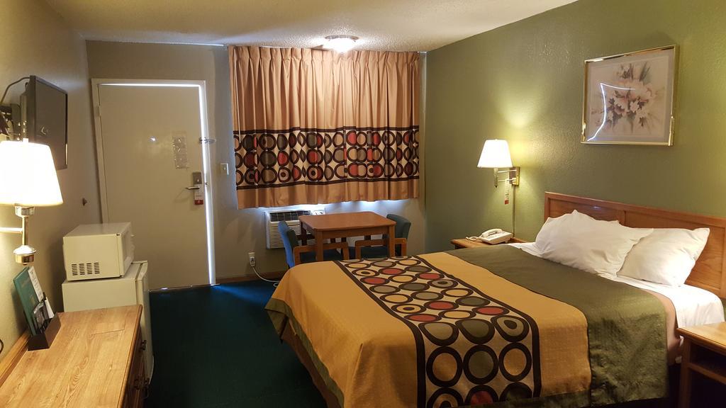Budgetel Inn & Suites Butler Extérieur photo