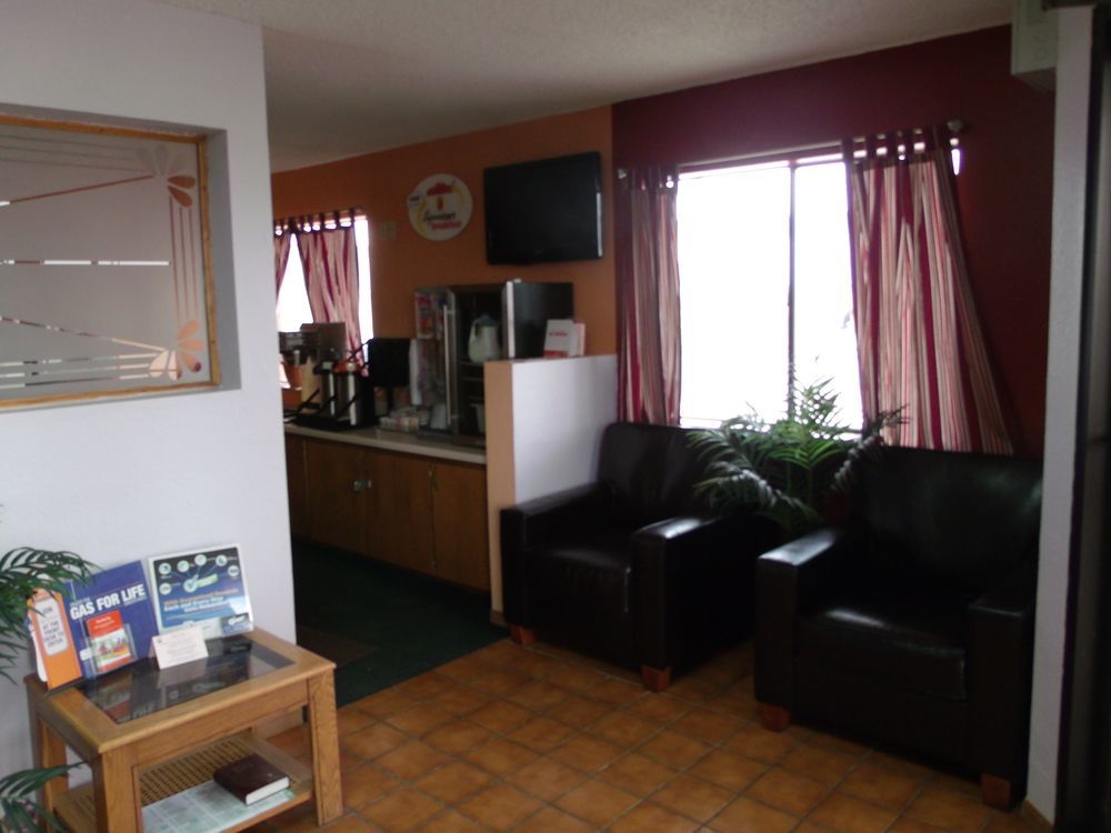 Budgetel Inn & Suites Butler Extérieur photo